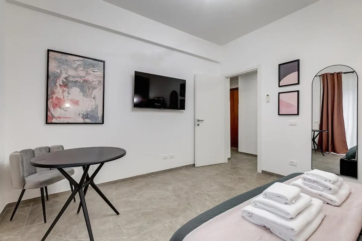 Bdc - Mariposa 3Bdr In San Giovanni Rom