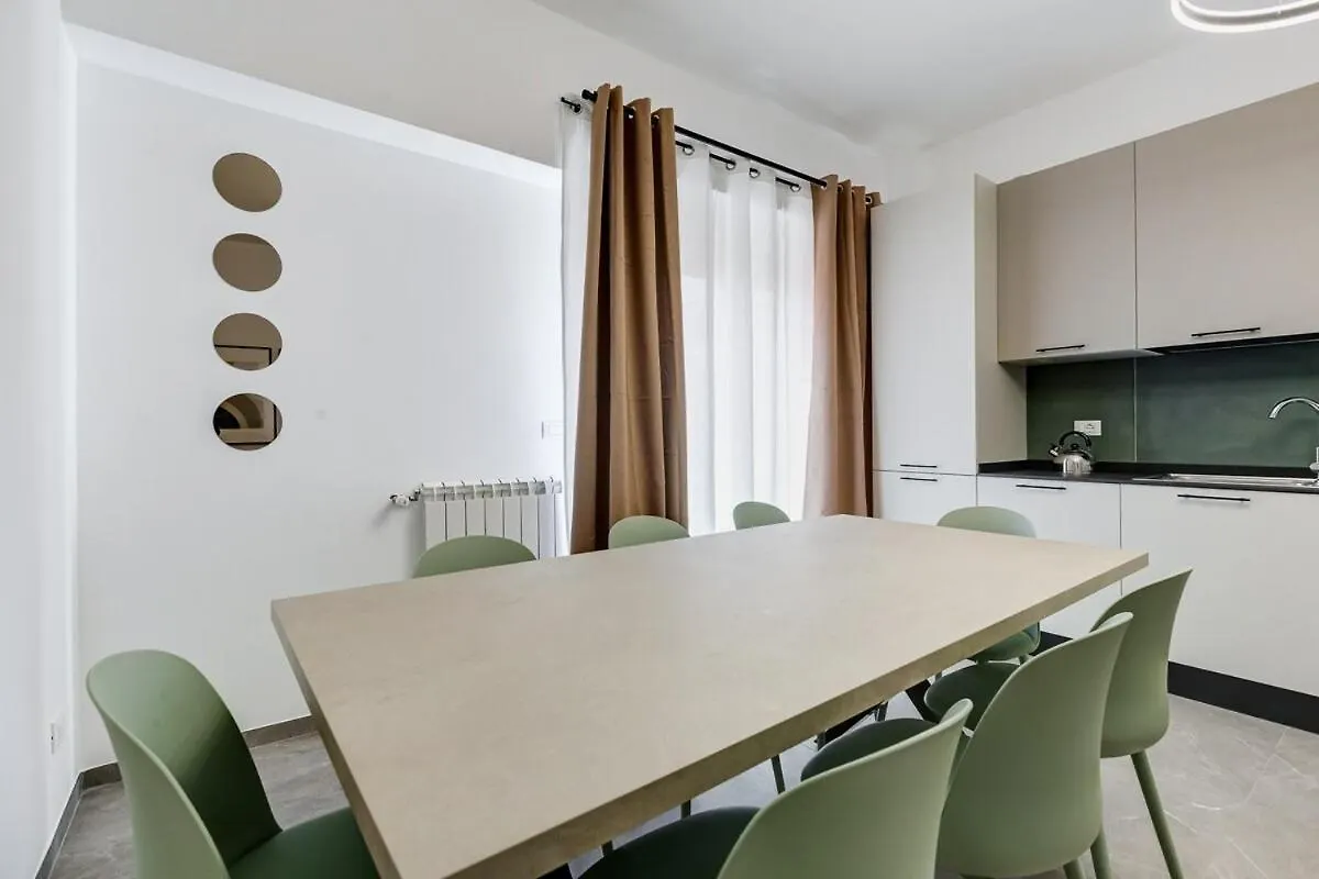 Bdc - Mariposa 3Bdr In San Giovanni Rom Italien